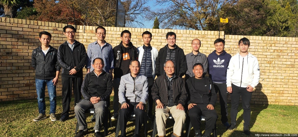 檢查驗收組與項目組全體人員合影留念